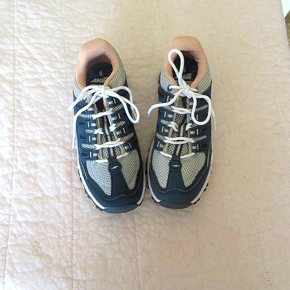 Women's Avia Memory Foam Blue White Sneakers Sz 6‎